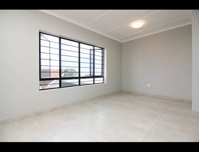 3 BEDROOM FLAT TO LET IN WARNER BEACH